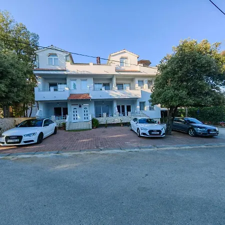 Maris Apartments, Daire Petrčane