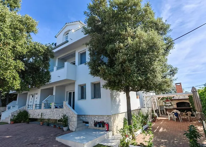 Апартаменты Maris Apartments, Петрчане