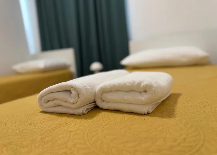 Maris Apartments, * Петрчане