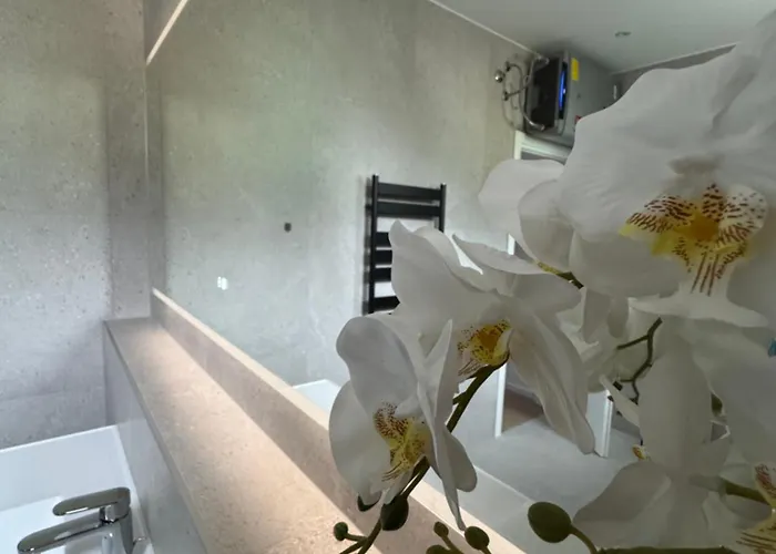 Maris Apartments, *