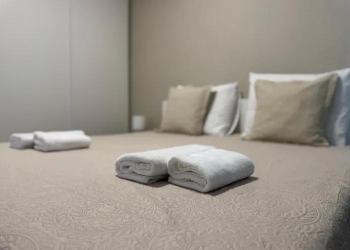 Maris Apartments,