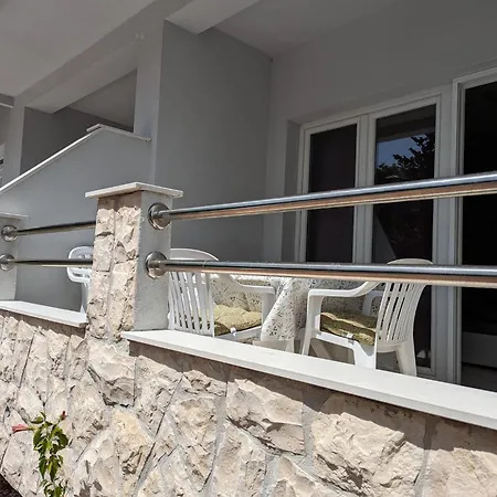 Maris Apartments, *
