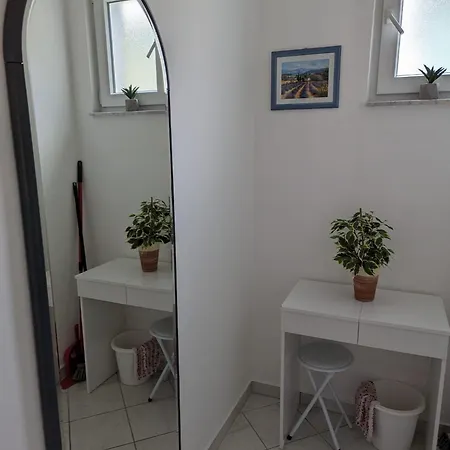 Maris Apartments, * Petrcane