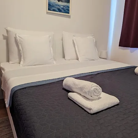 Maris Apartments, Apartment Petrcane