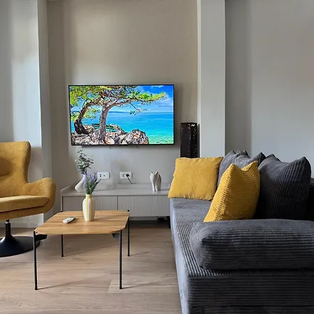 Maris Apartments, Petrcane