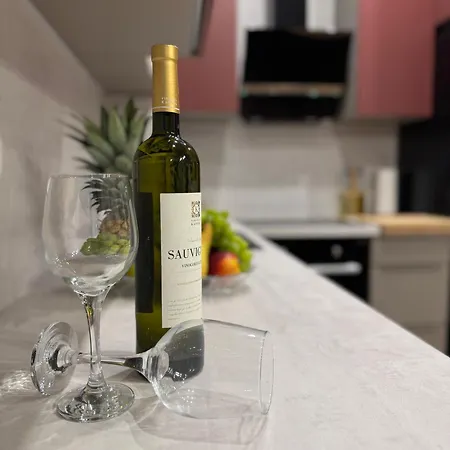 Maris Apartments,