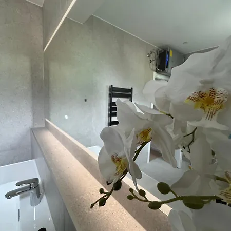 Maris Apartments, *