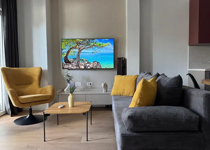 Maris Apartments, بيتريتْشاني